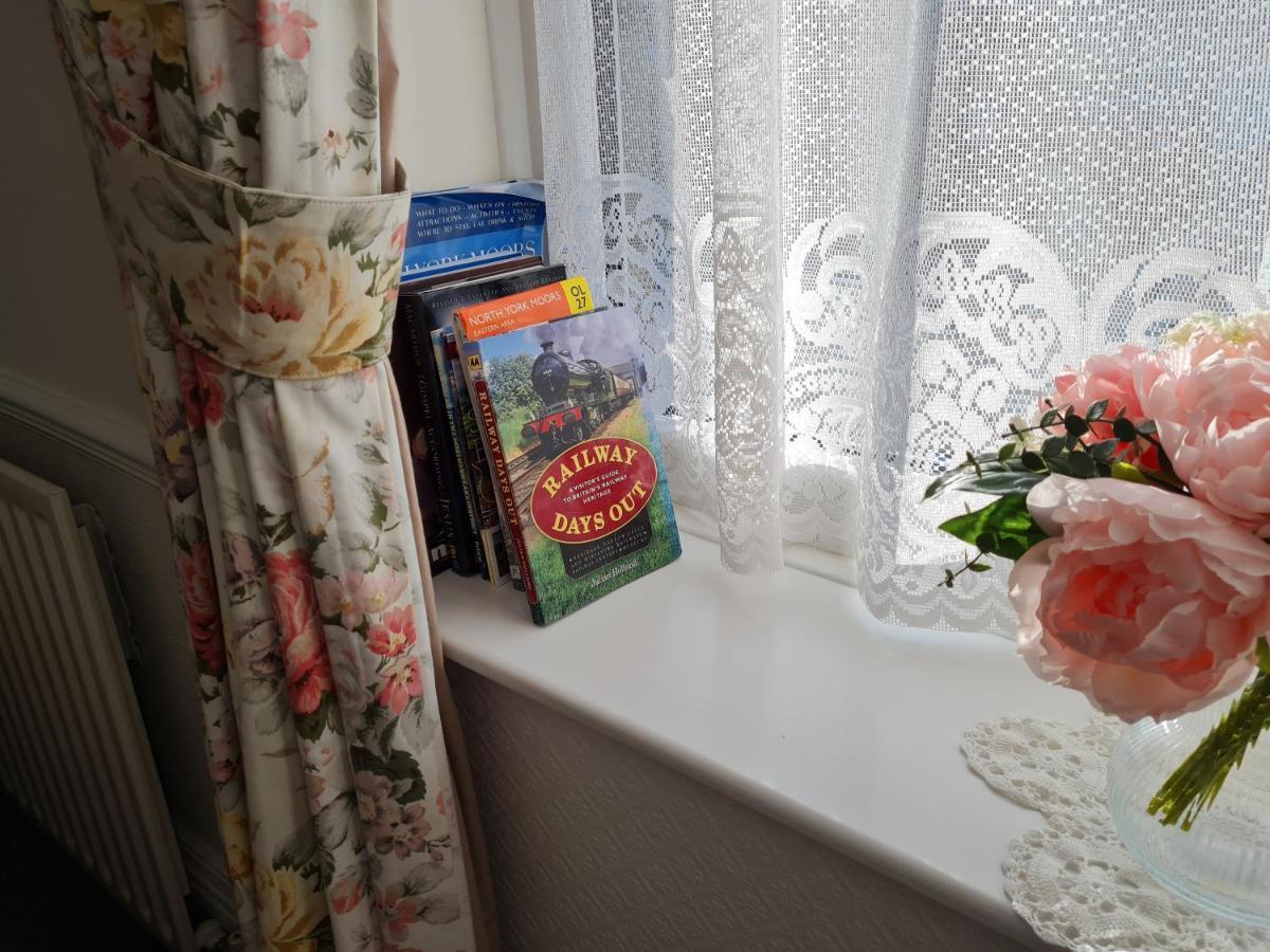 Rowan Tree House B&B Sleights Bagian luar foto
